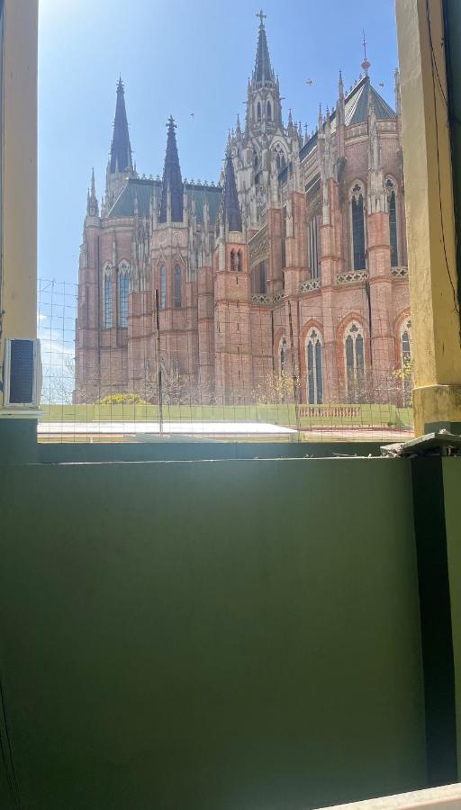 Departamento Temporal Catedral Con Cochera A 100 Metros Para Autos Chicos - Medianos La Plata Extérieur photo